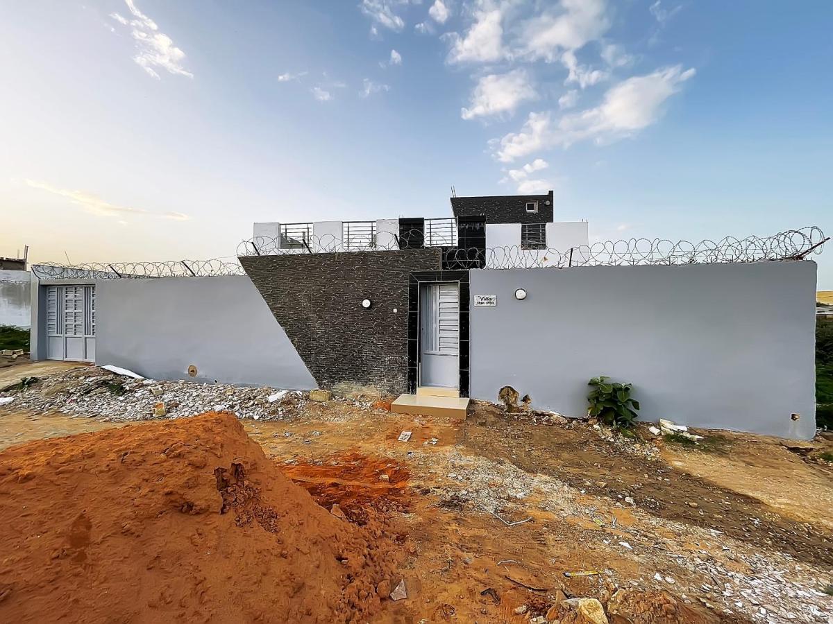Villa Adja Nafy A Saly Gandigal Buitenkant foto