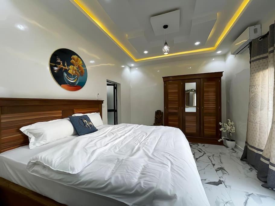 Villa Adja Nafy A Saly Gandigal Buitenkant foto