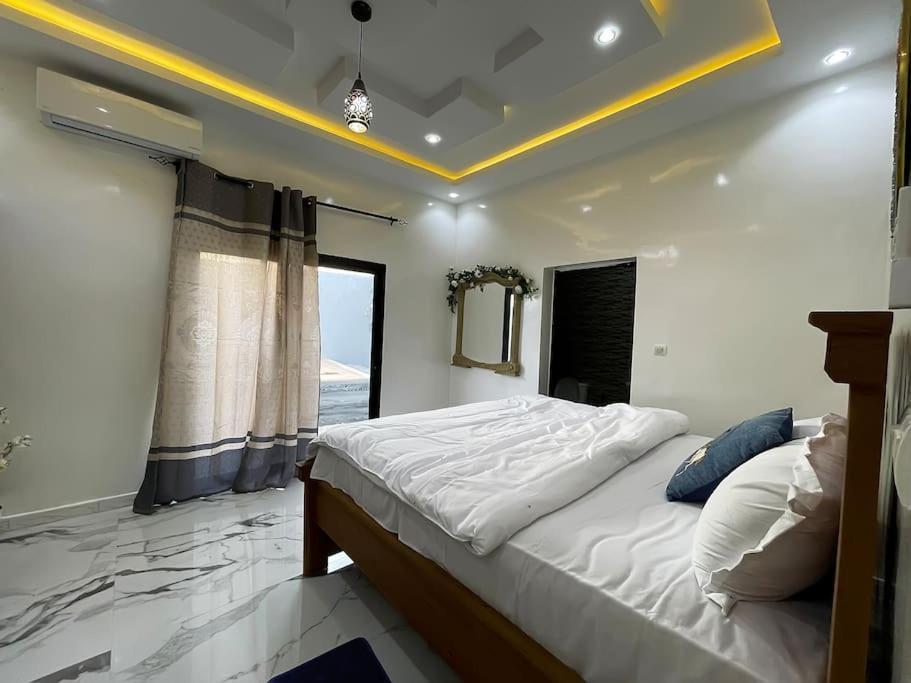 Villa Adja Nafy A Saly Gandigal Buitenkant foto