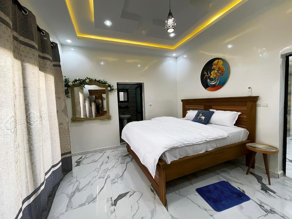 Villa Adja Nafy A Saly Gandigal Buitenkant foto