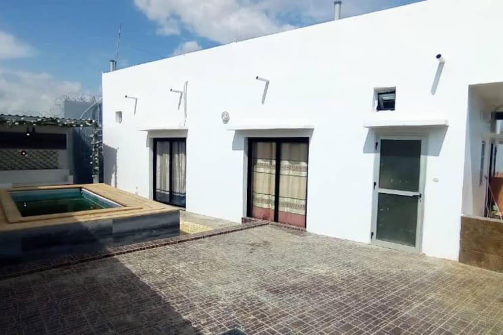 Villa Adja Nafy A Saly Gandigal Buitenkant foto