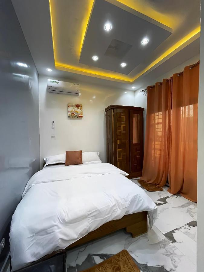 Villa Adja Nafy A Saly Gandigal Buitenkant foto