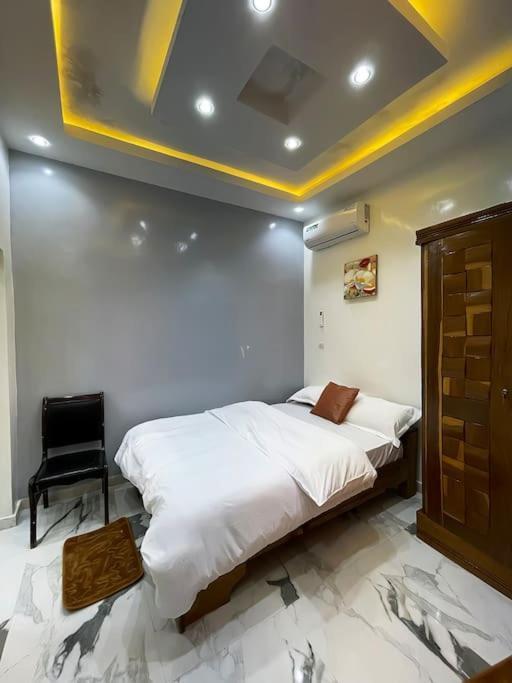 Villa Adja Nafy A Saly Gandigal Buitenkant foto