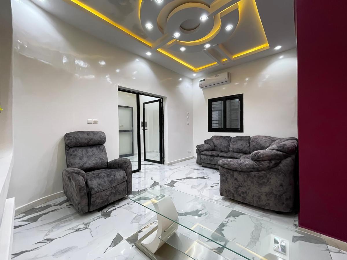 Villa Adja Nafy A Saly Gandigal Buitenkant foto